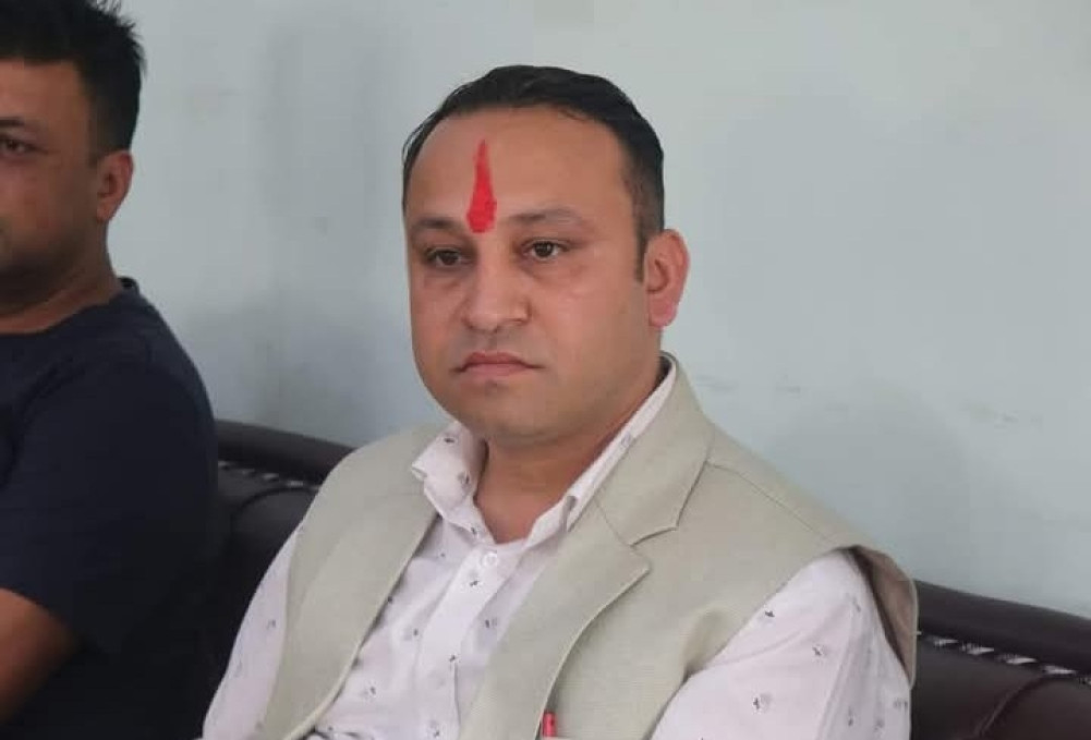 Ward president arrested for assaulting employees and businessmen