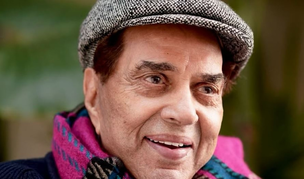 Actor Dharmendra's family objects to rumors spread about his death