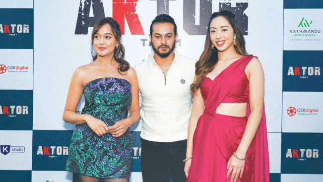 'Actor' in triangular love story