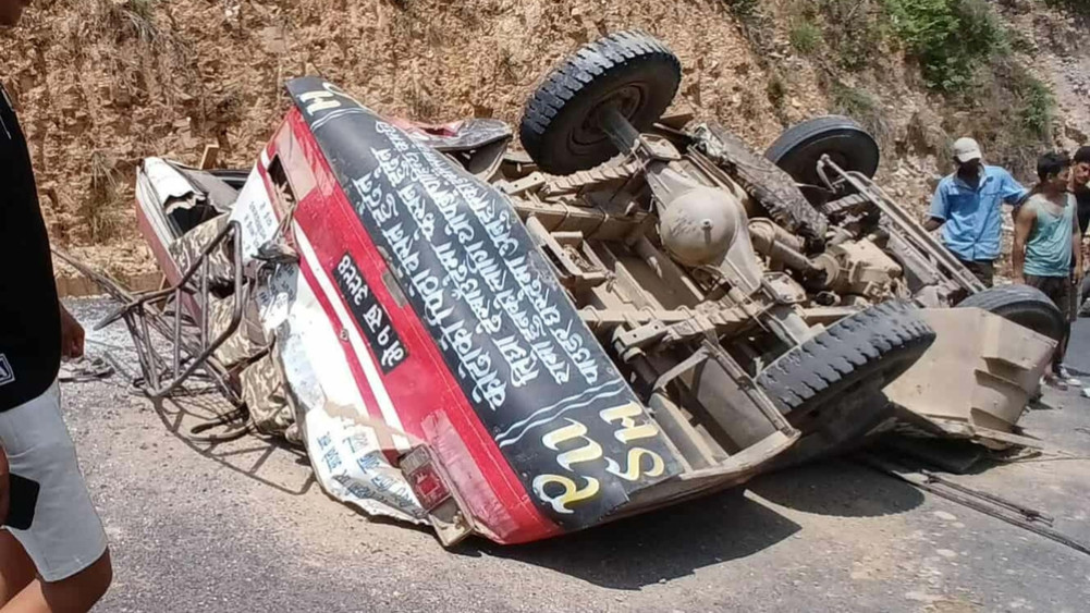 Death of one seriously injured in Salyan vehicle accident
