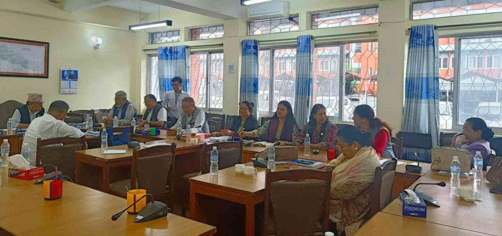 The school education bill was stopped by showing the teacher