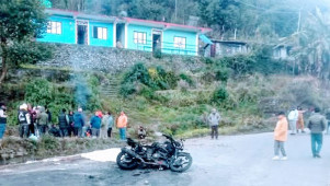 Eight Kilo Accident: Lamosanghu-Jiri road blocked demanding compensation