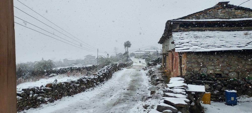 First snowfall of the year in Dhorpatan