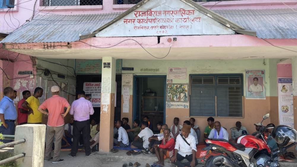 Relay hunger strike in Rajviraj Municipality demanding medical expenses