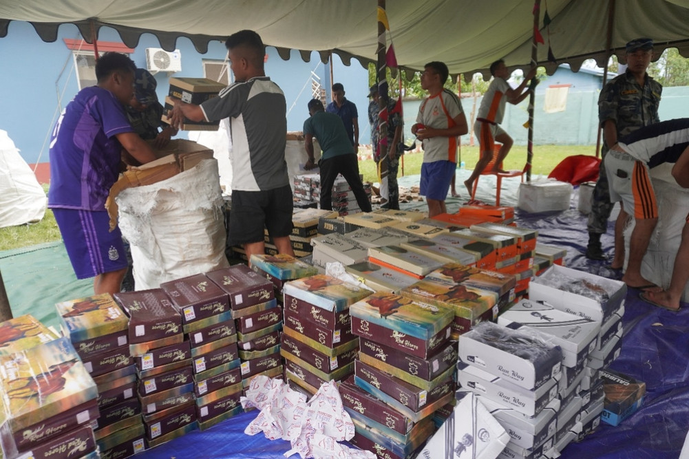 More than 21 lakh smuggled goods were handed over to the customs office
