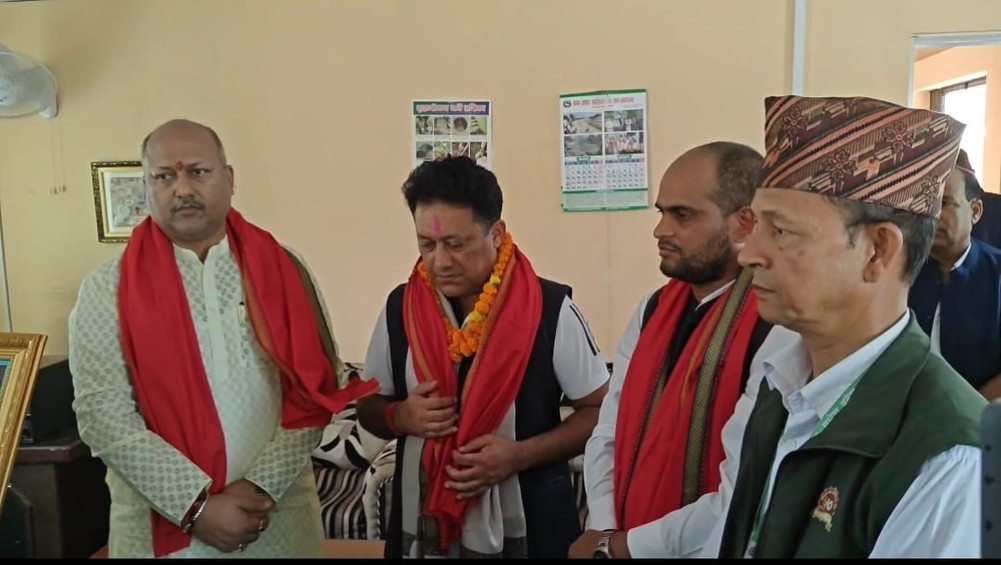 Chief of Division One Sarlahi, Jha Madhes honored by the state government