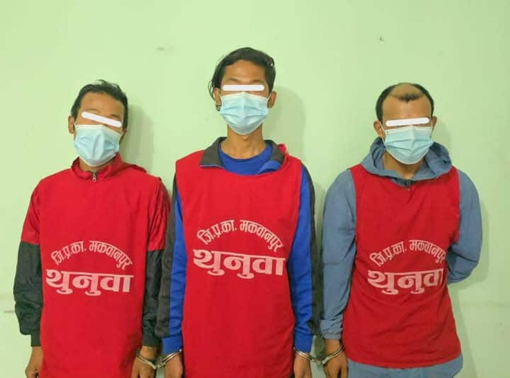 3 arrested with brown heroin