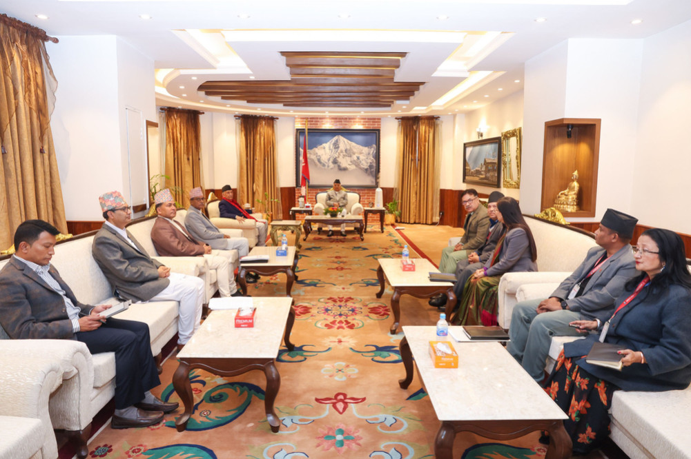 Prime Minister Oli reached the presidential residence with the law minister and the chief secretary