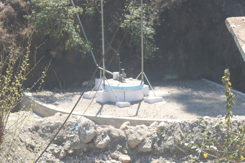 Forced to wash the spring again less than three months after the water came to the house