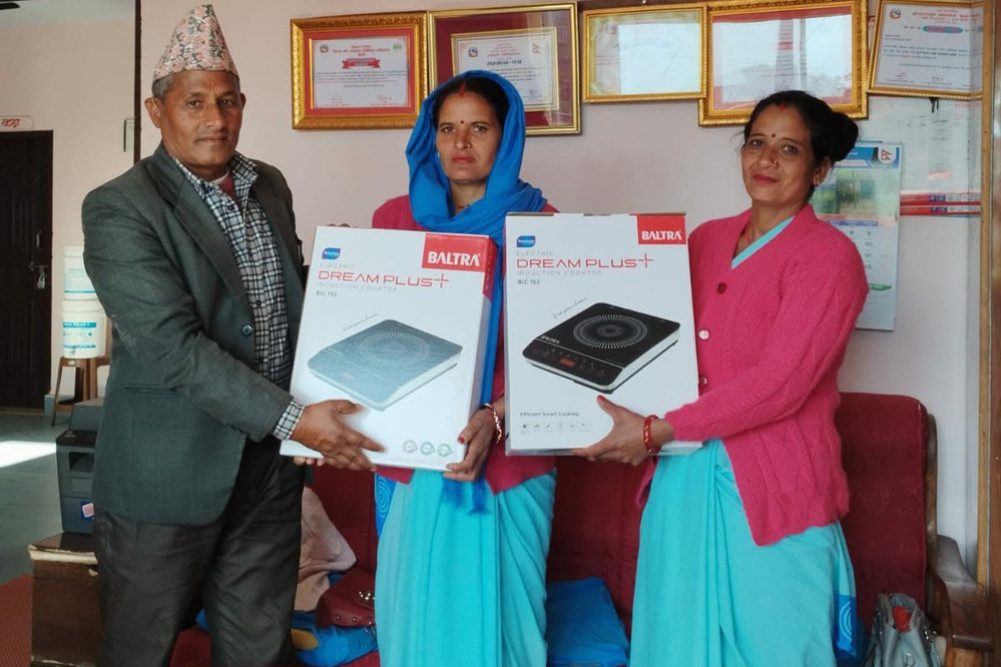 Electric induction stove for women's health volunteers