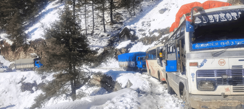 Nagm-Gamgarhi road blocked by snowfall yet to open
