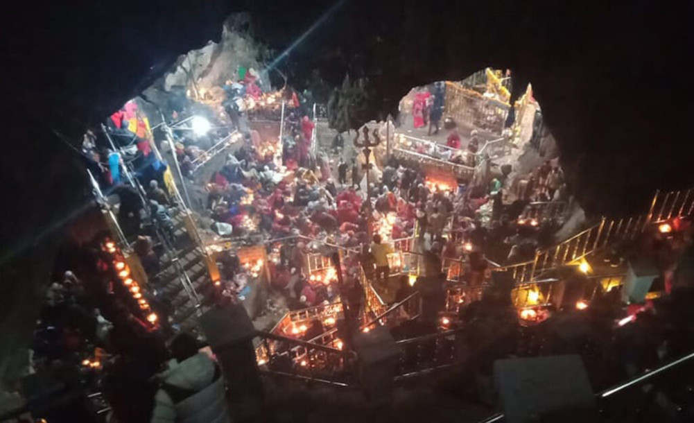 Pilgrims flock to Hallesi