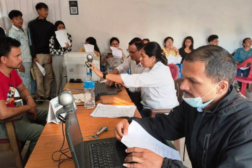 Crowds of people registering their names in the voter list in Makawanpur