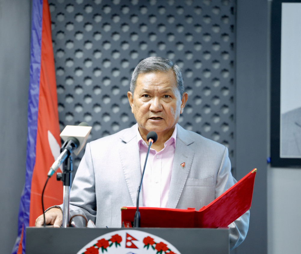 The MP who accused the Prime Minister of leaving behind people in Spain has already criticized himself: Minister Gurung