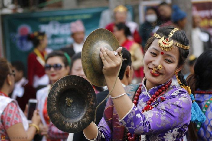 Traditional music: the melody of separation, the rhythm of celebration