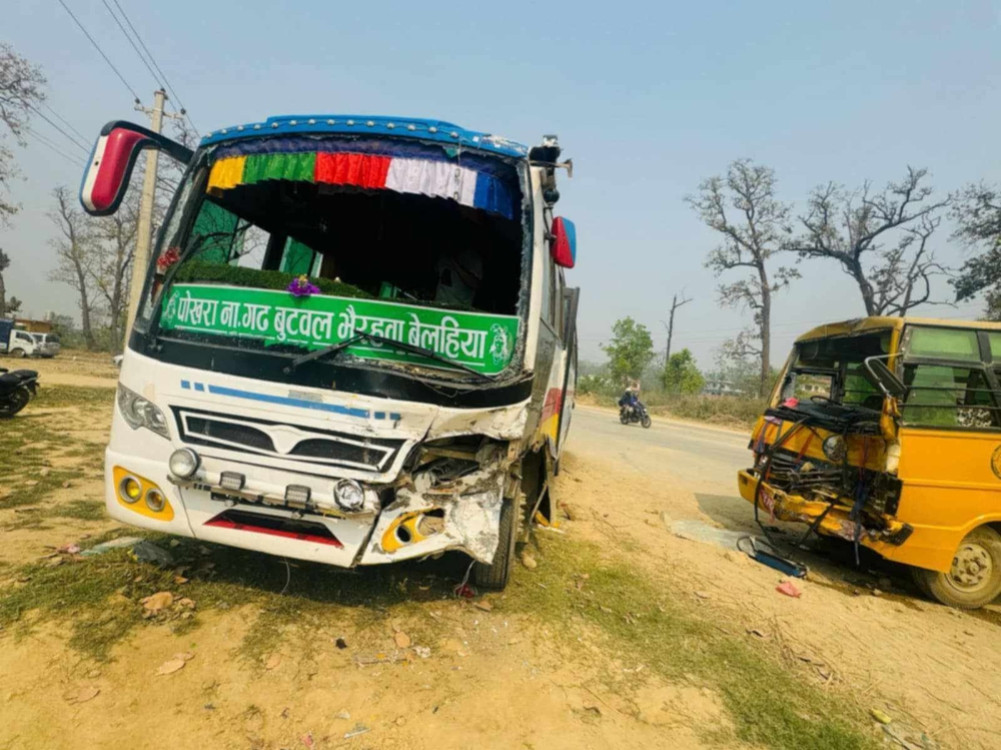 20 people including students injured in school bus accident in Bardghat