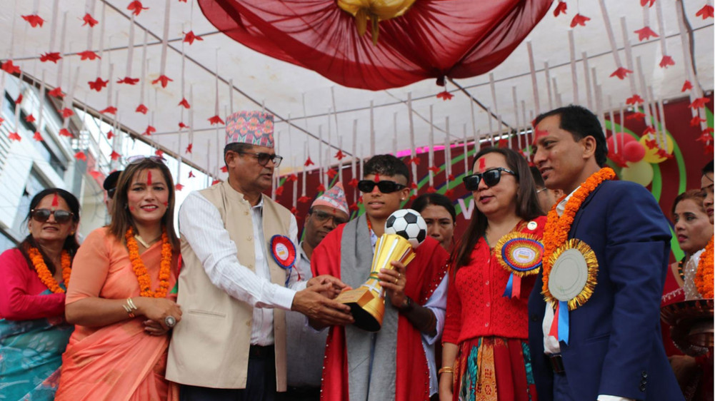 Samba honored with cash
