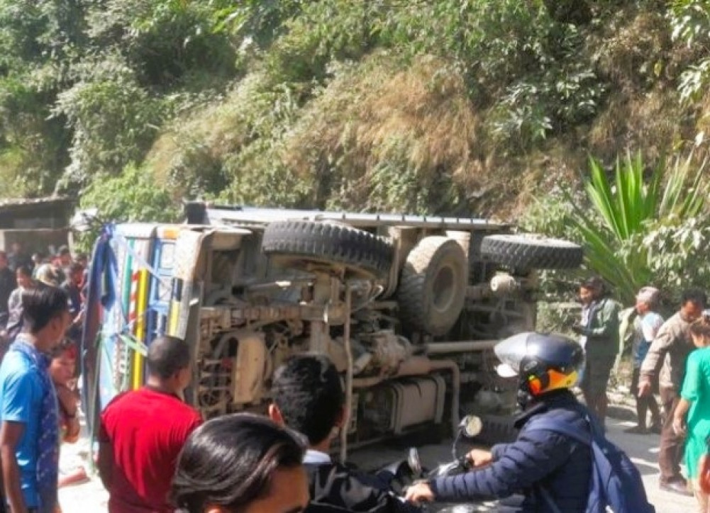 One person died and three were injured when a tipper fell at Sathymure in Sindhupalchok