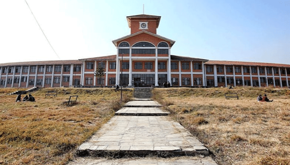 The recruitment of 8500 employees in the university was stopped