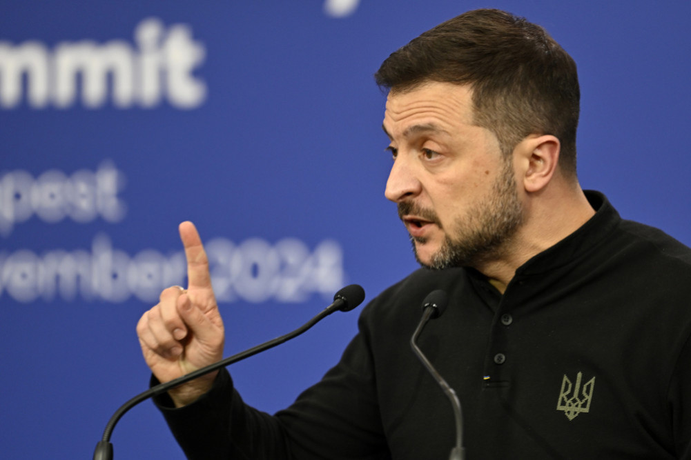 Zelensky said – Ukraine will either have to lose its dignity or leave the US.