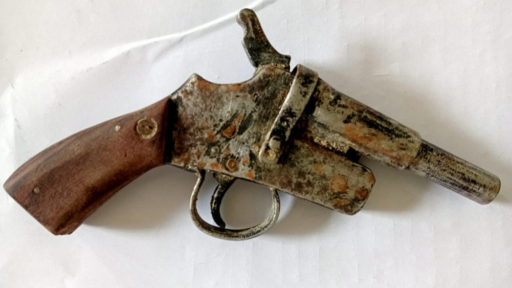 Two arrested with weapons from Sarlahi