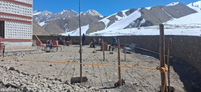 Employees waiting for voters at Dhoma in Upper Dolpa