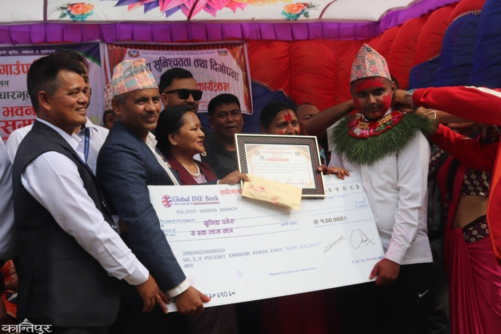 Barpak honors students with 4 GPA in SEE with 1 lakh cash prize