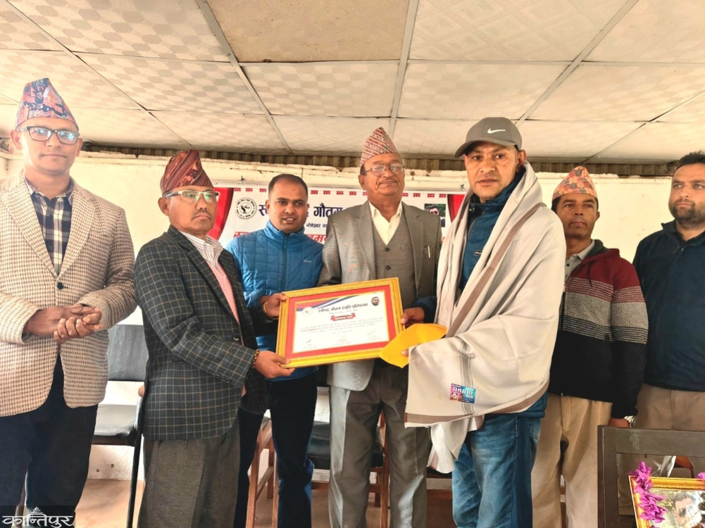 Kantipur journalist Shiwakoti honored with Late Rabindra Gautam Memorial Journalism Award