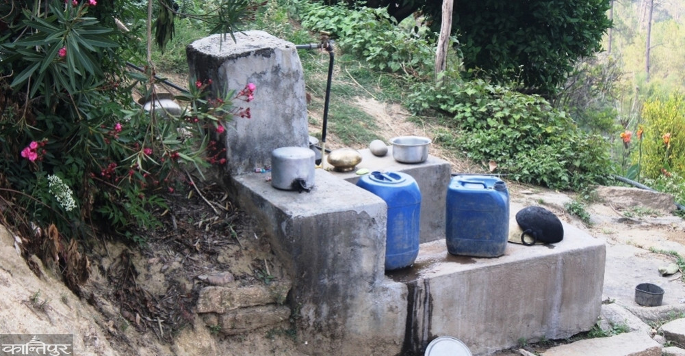 Even water from a spring 13 kilometers away cannot alleviate Dhaulakot's drinking water shortage