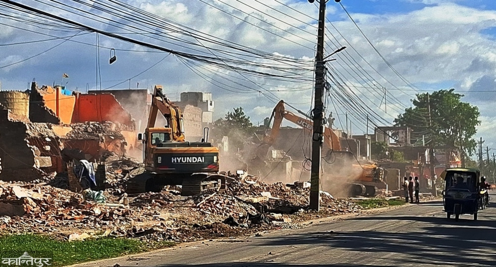 7 bulldozers mobilized to remove structures within road boundaries in Birgunj