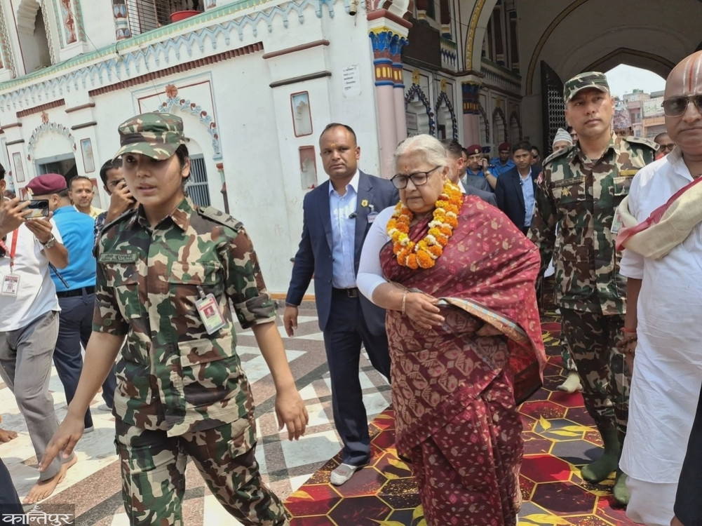 Prime Minister performs puja at Janaki Temple
