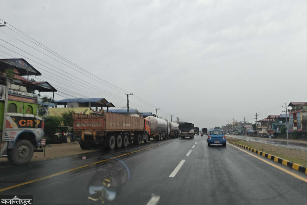 Vehicles stopped for 8 hours on Daunne road section resume operation