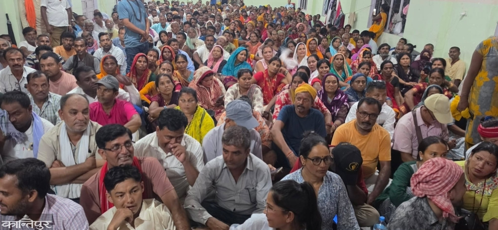 Protesting meter badge victims say - 'Implementation of the commission's report makes no sense'