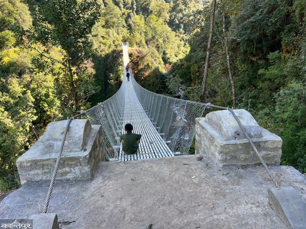 93-meter-long suspension bridge at Battise Falls
