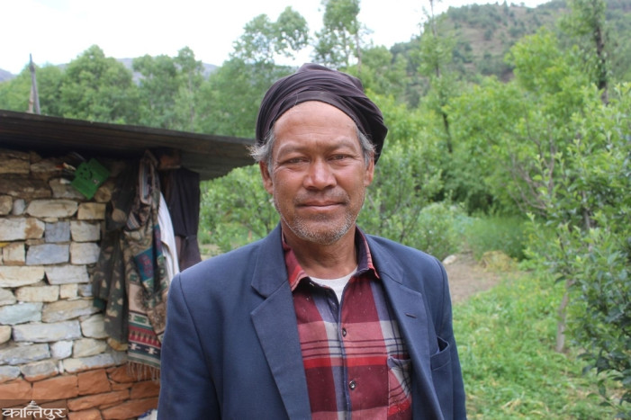 The perilous journey to cliffs for collecting 'Shilajit'