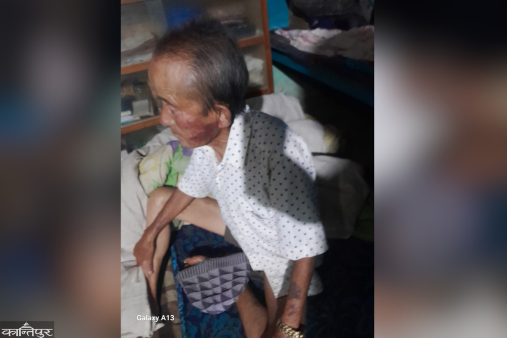 Armed police personnel beat up elderly couple