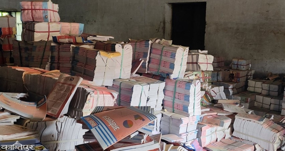 Action will be taken against those who monopolize the purchase of textbooks and uniforms in Parsa