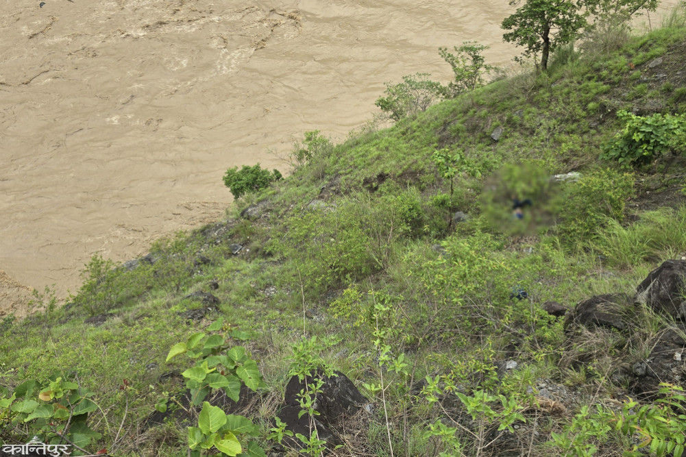 Dailekh accident: APF divers called to rescue unconscious man