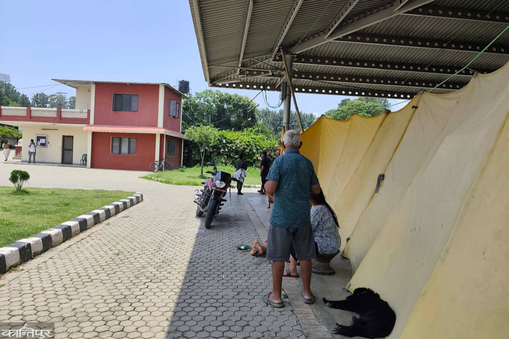 Slum dwellers, terrified by government's 'ultimatum', say they are in no position to get a room