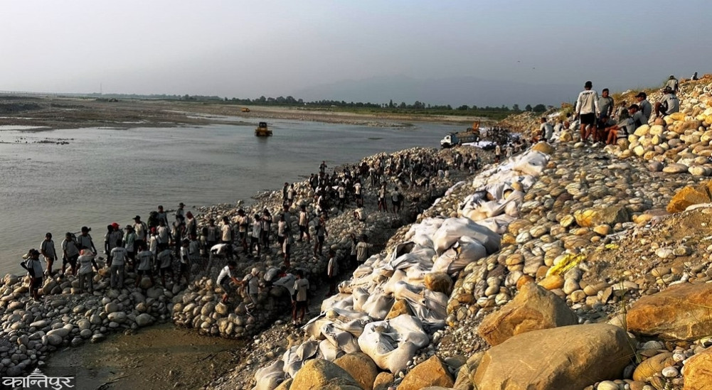 'Guide bond' work underway on Mahakali Bridge at the beginning of the rainy season again