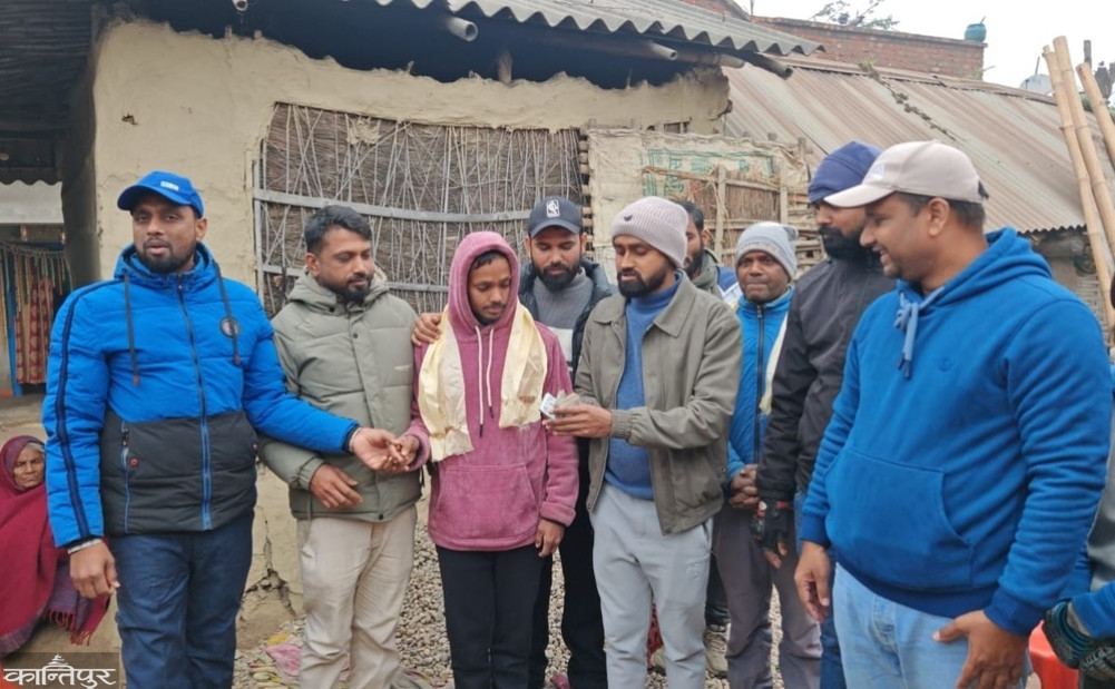 Youth Campaign provides financial support to Om Prakash, who has made it to MBBS