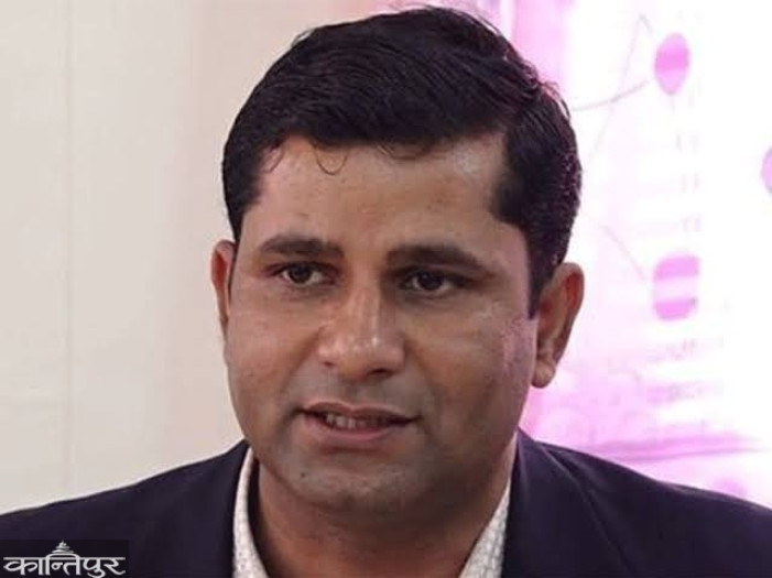 UML struggling hard, wins one seat, leads in 13