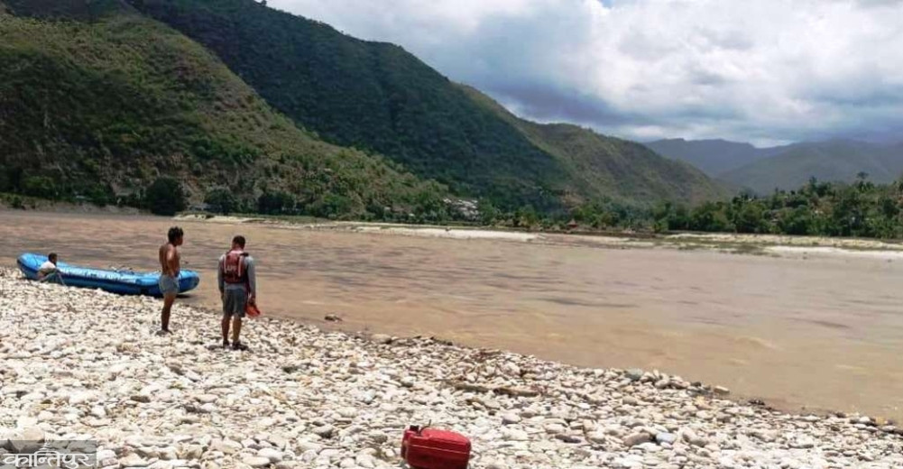 Jetboat swept away by Tamakoshi floods found buried in Rajgaun