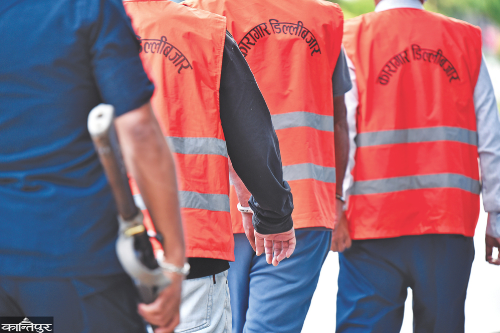 Preparations to enact a law requiring notification of presence before arrest