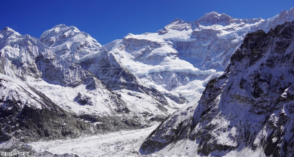 Wind stops Kanchenjunga rope fixing, some international teams return to Kathmandu