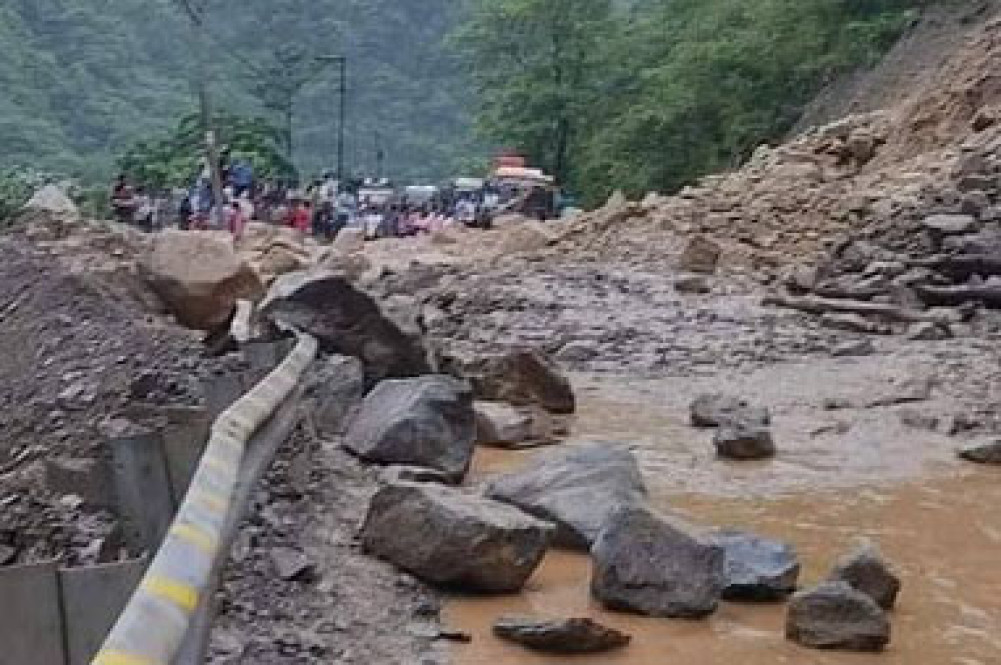 Kanti Lokpath obstructed
