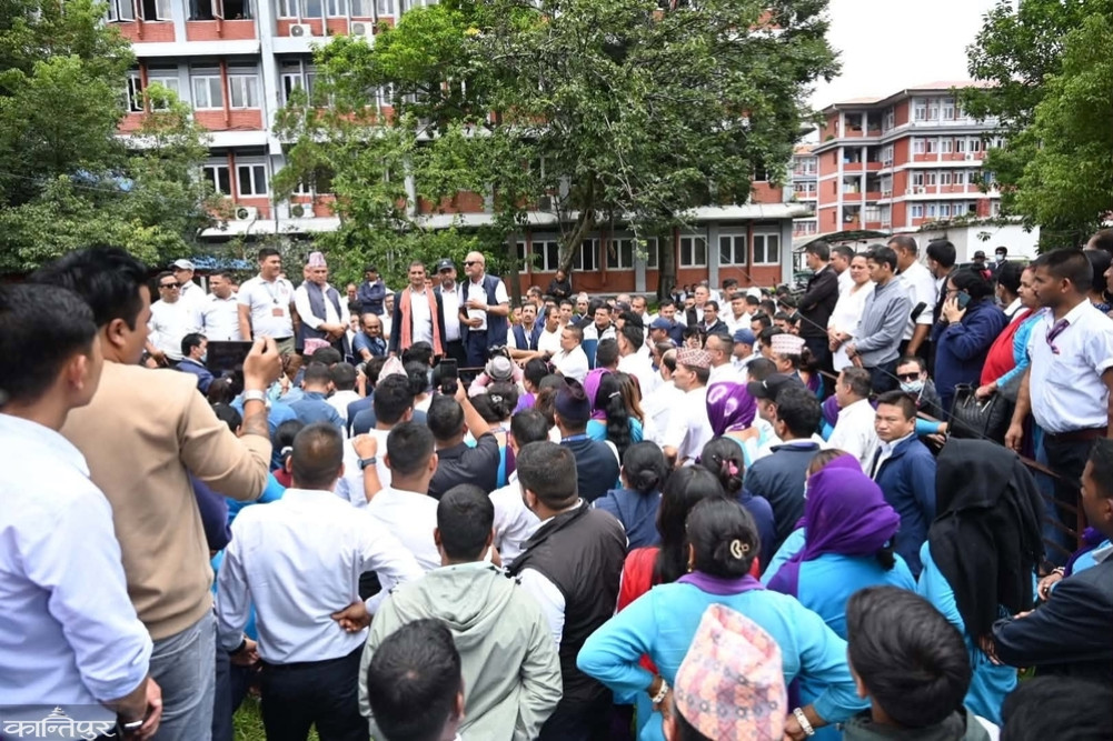 Talks between government representatives and contract employees positive, protest programs postponed