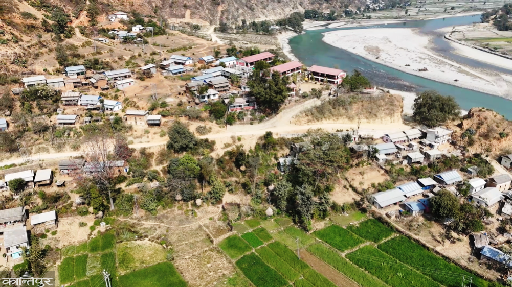 Fishermen's settlement on the banks of the Koshi, where thirst is still expensive