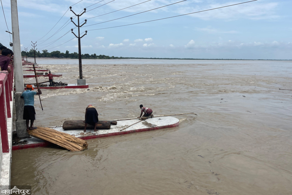 Water flow in Koshi River exceeds 200,000 cusecs