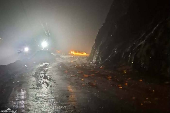 Chitwan administration bans travel on Narayangadh-Muglin road after rains persist